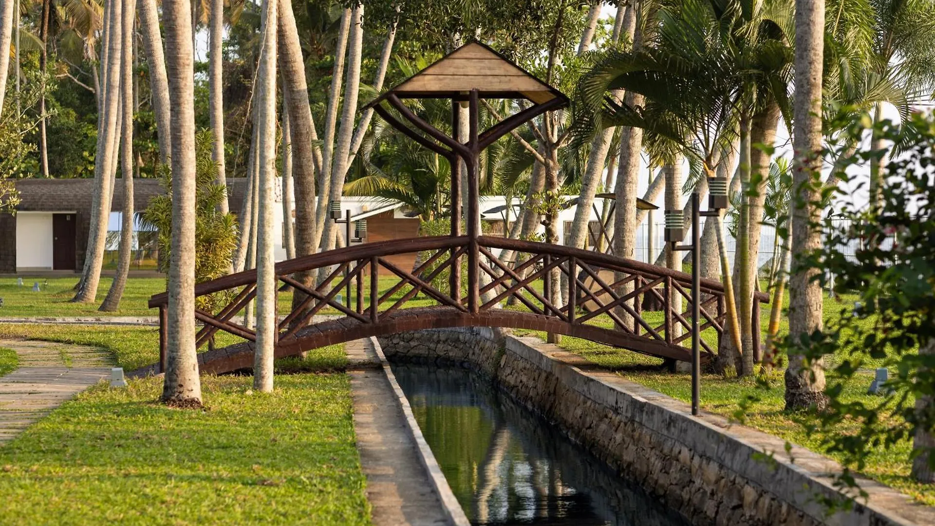 Lake Canopy Alleppey Alappuzha Resort
